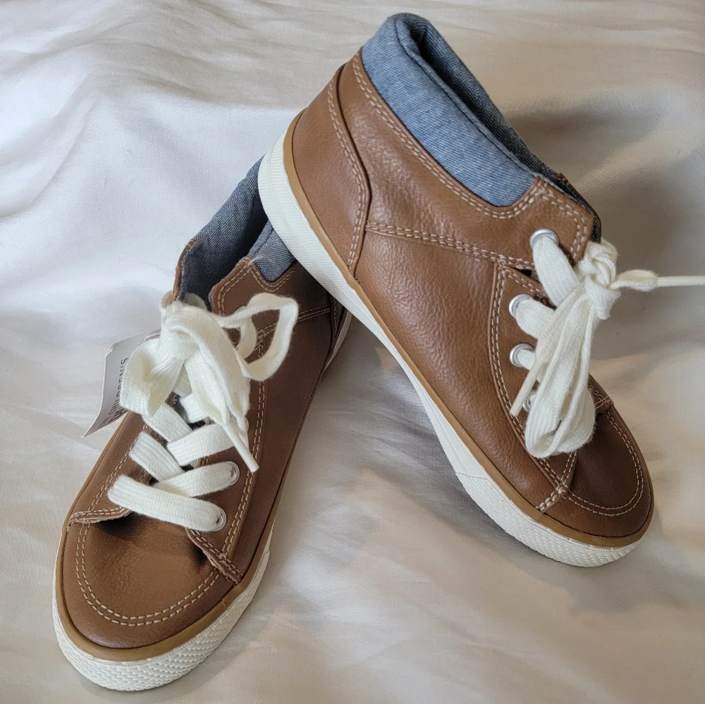 NWT The Children's place boys colorblock hi top sneakers, youth 13, tan